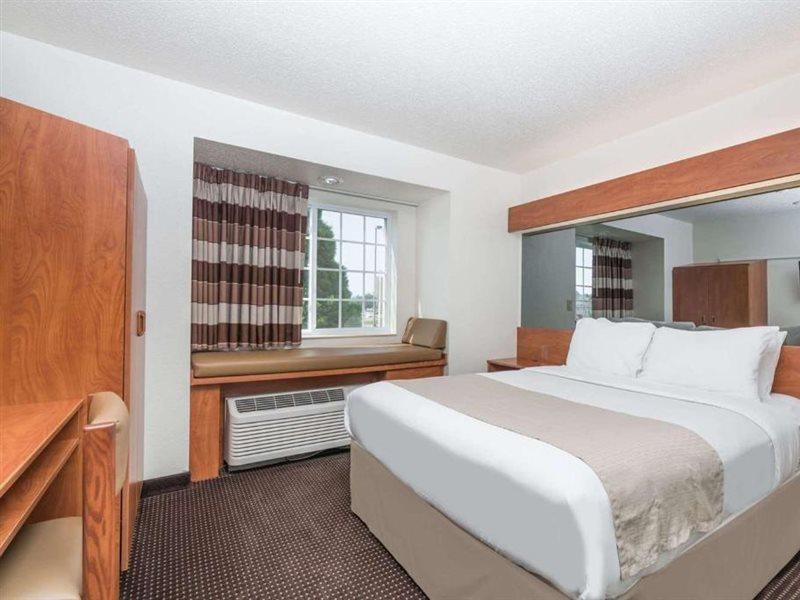 Microtel & By Wyndham Rice Hotel 2*