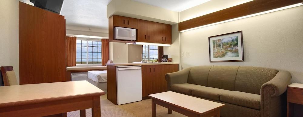 Microtel & By Wyndham Rice Hotel Rice Lake