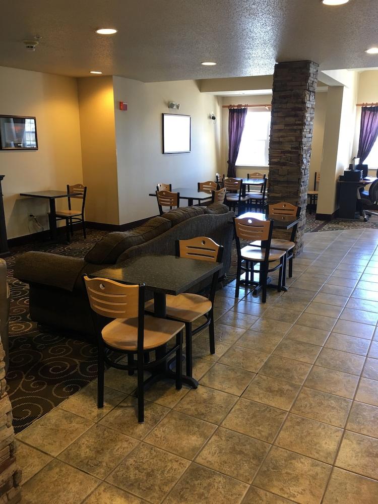 Hotel Microtel & By Wyndham Rice 2*