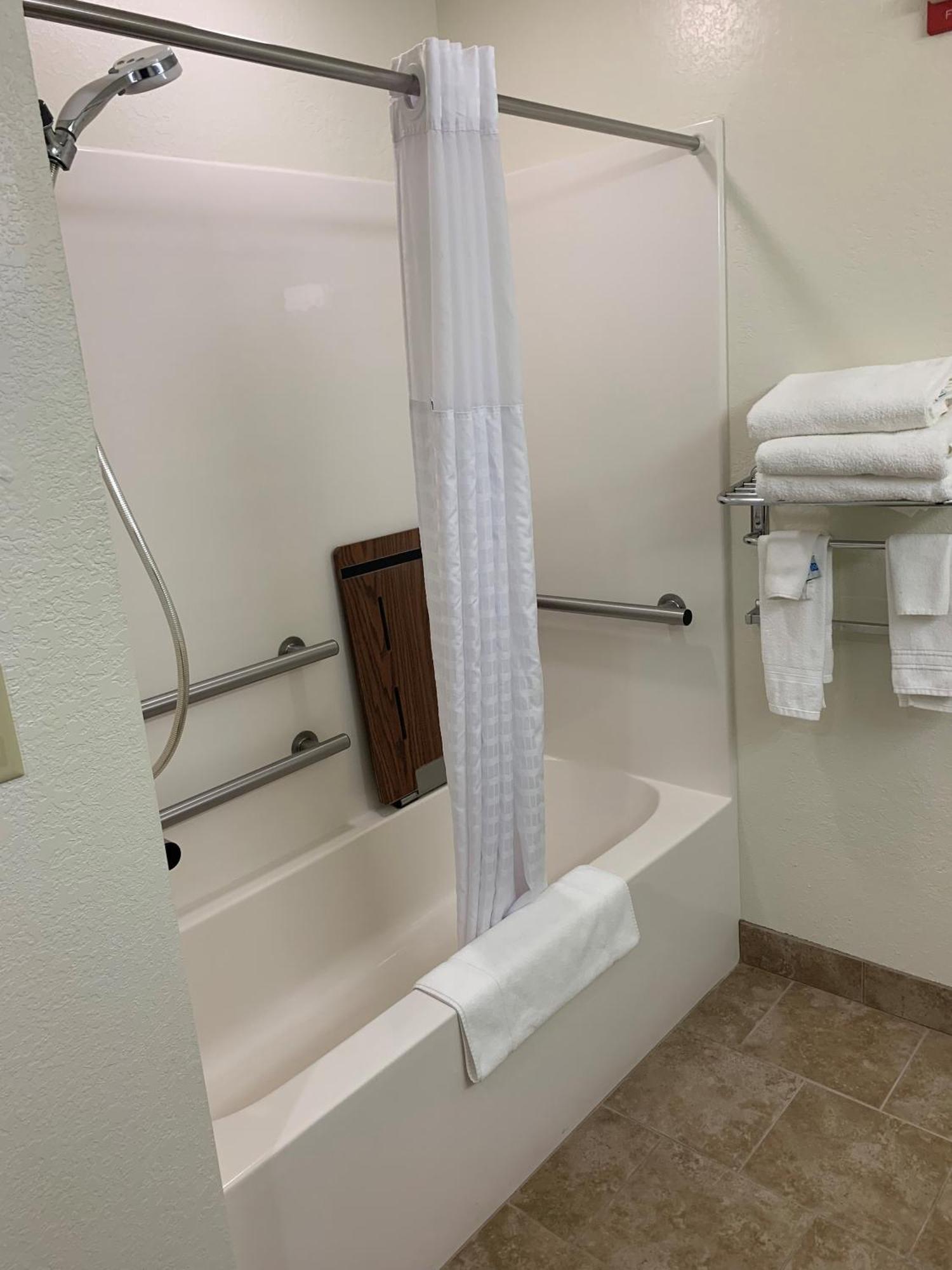 Microtel & By Wyndham Rice 2*