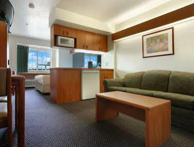Microtel & By Wyndham Rice Hotel